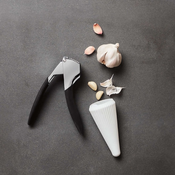 Chef'n GarlicCone Garlic Peeler - Picture 6 of 14